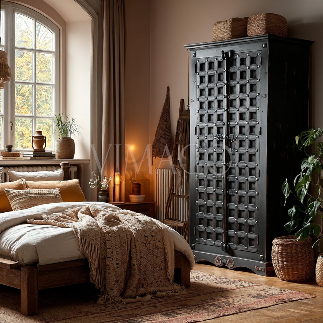 DARGA GARDROP ANTİK TARZ ESKİTME KOYU CEVİZ RENK M385