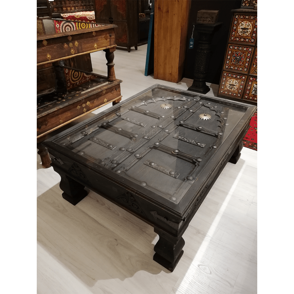 ANTİK TARZ METAL SÜSLEMELİ ORTA SEHPA KOYU CEVİZ RENK M551