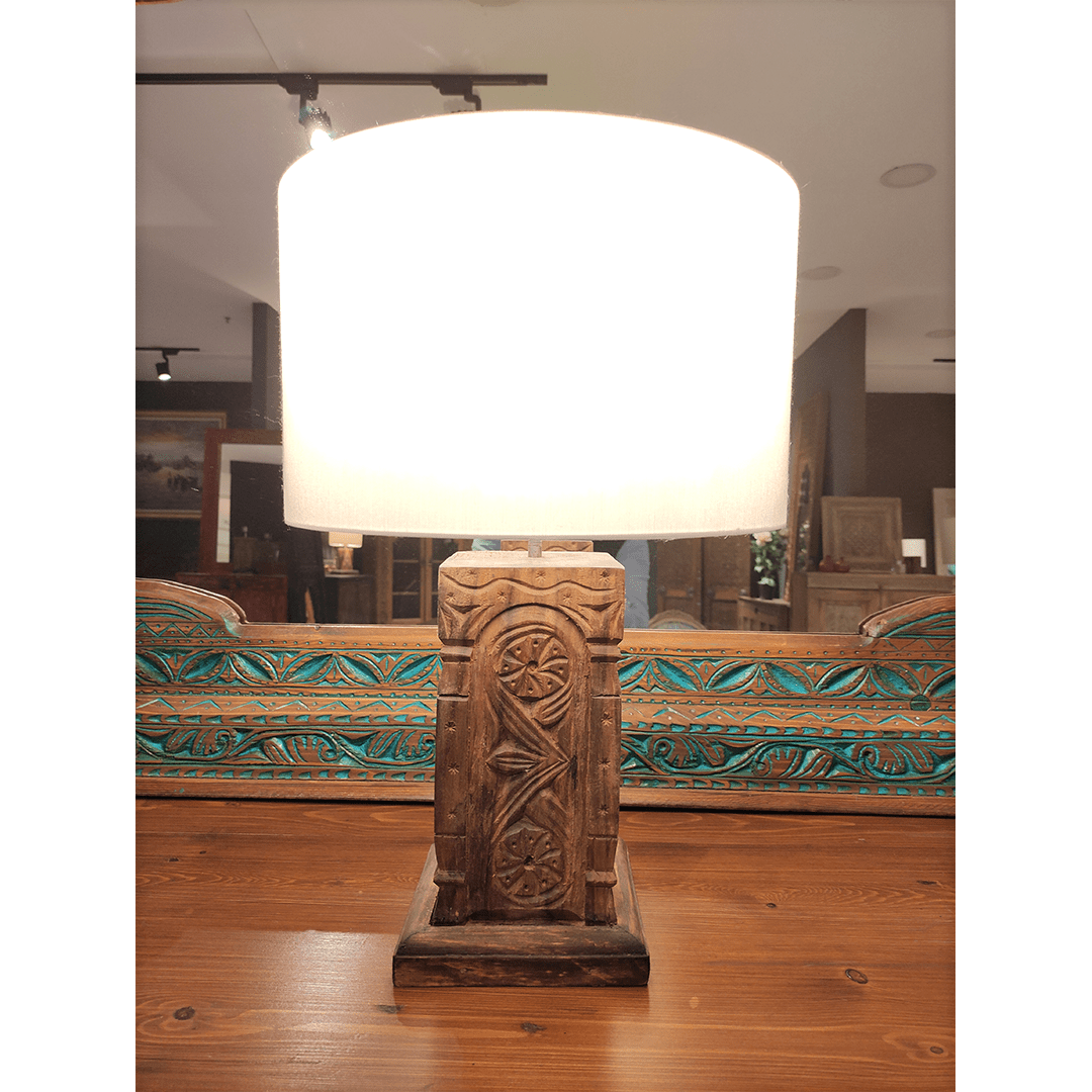 MASİF EL OYMA ABAJURİ M1048