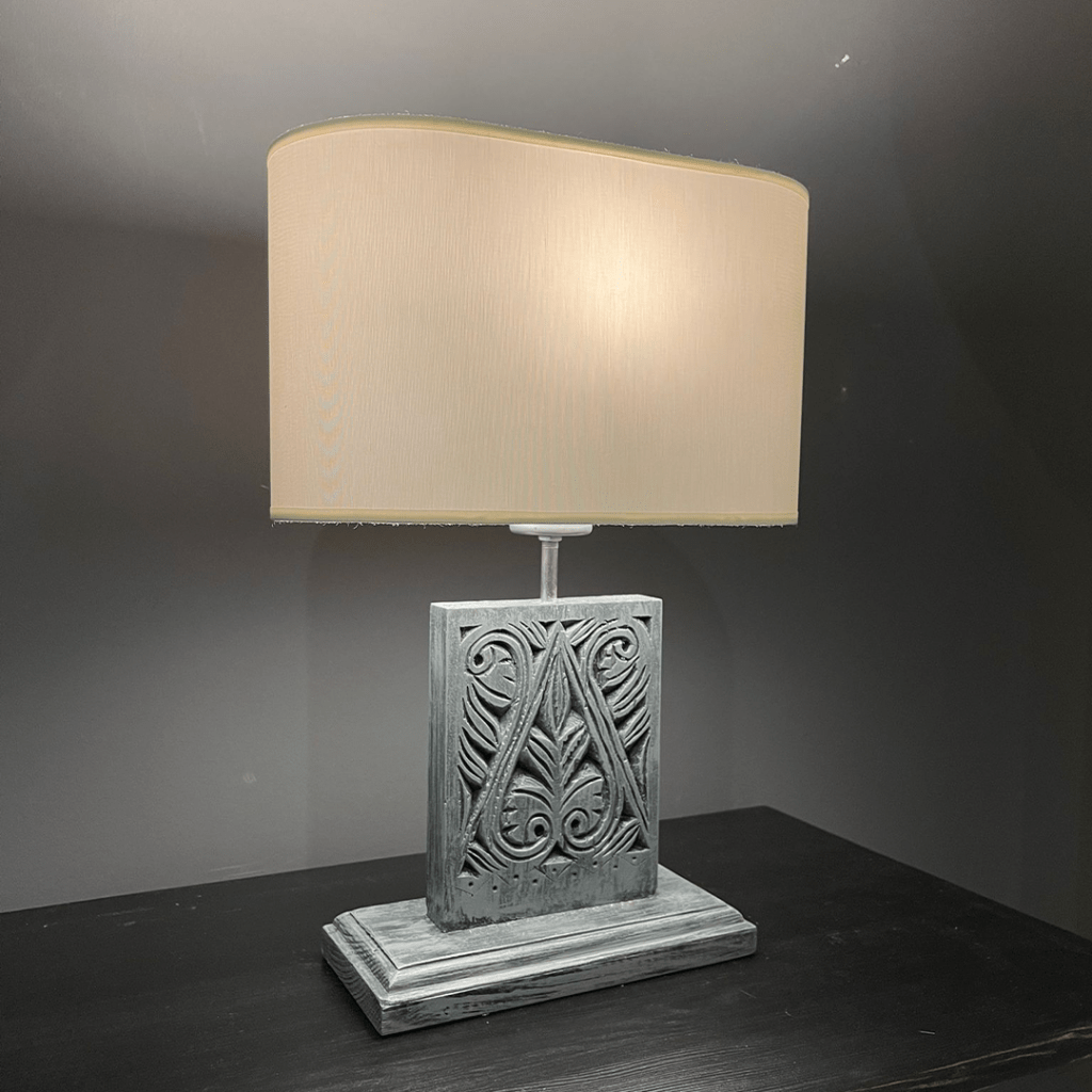 ANTİK TARZ EL OYMA ABAJURİ M0012