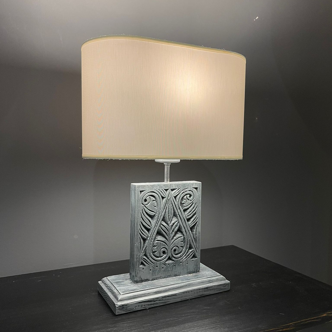 ANTİK TARZ EL OYMA ABAJURİ M0012