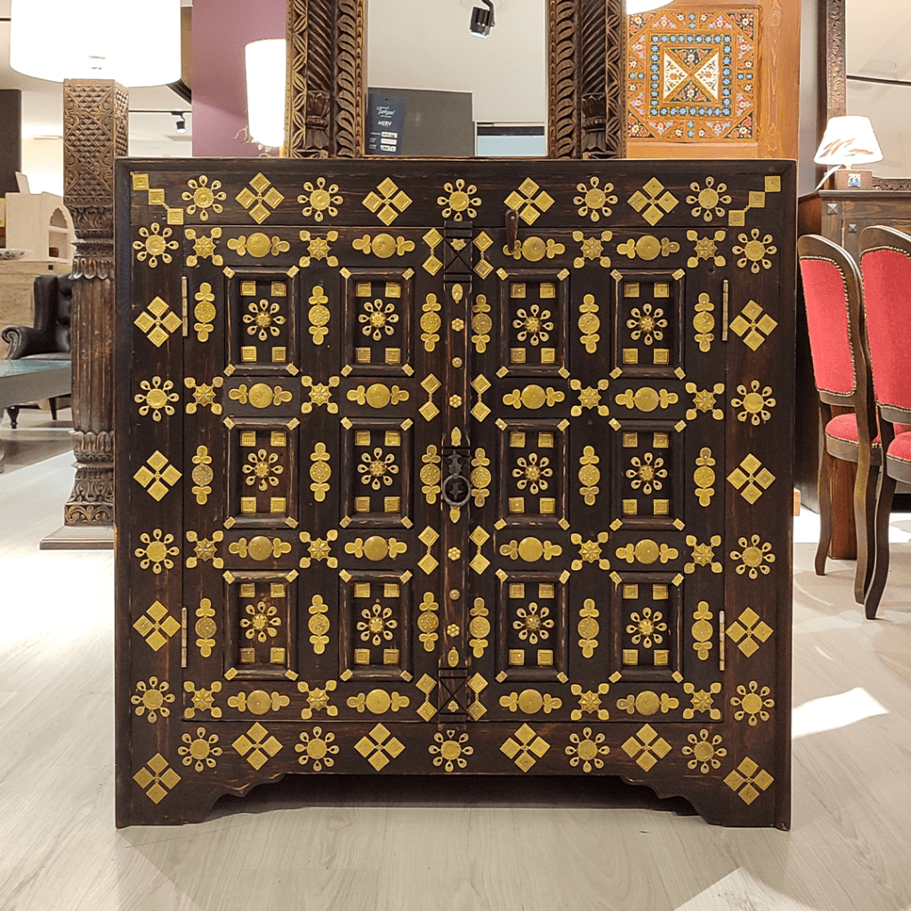 PİRİNÇ SÜSLEMELİ DOLAP M714