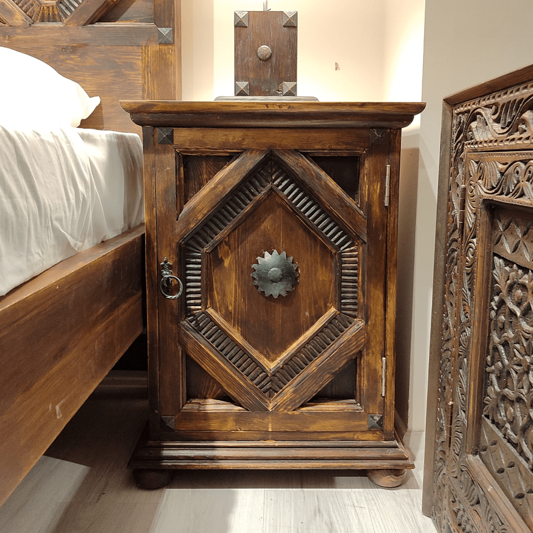 MERV KOMODİN ANTİK TARZ M1030