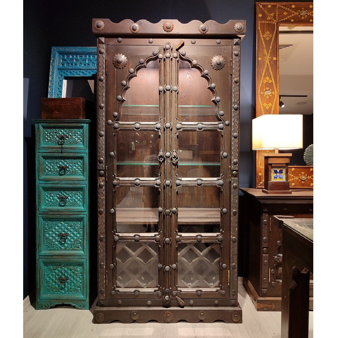 METAL SÜSLEMELİ VİTRİN BÜFE DOLAP M1371