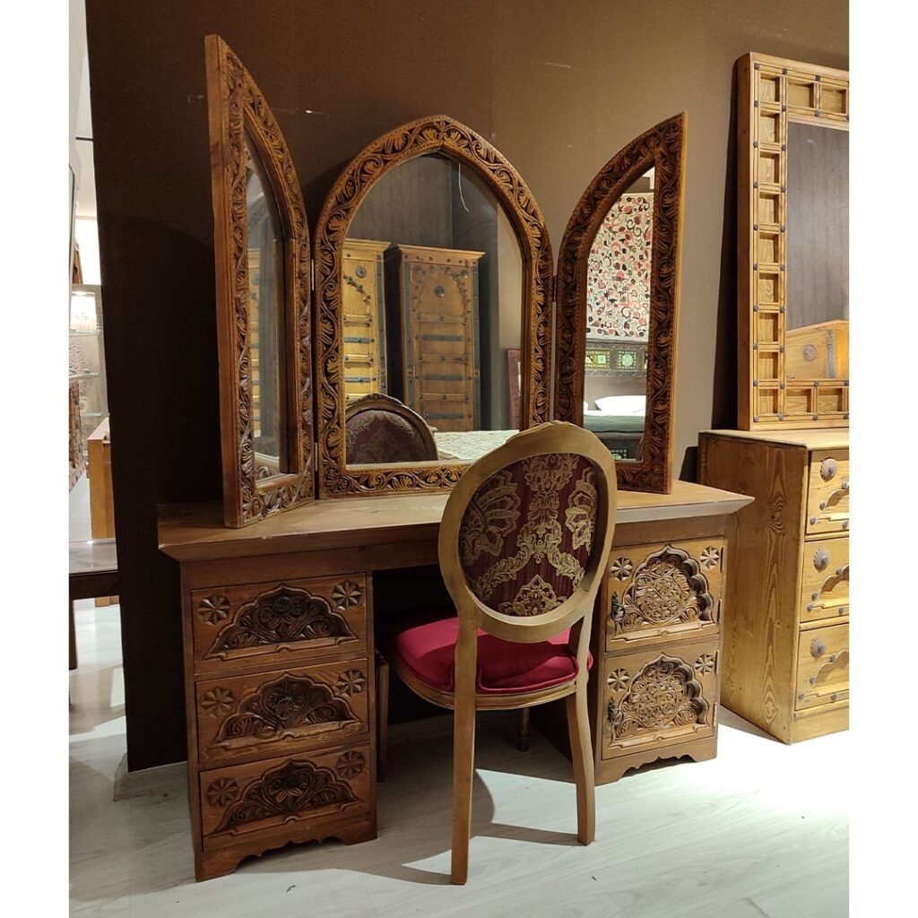 HÜRREM SULTAN MAKYAJ MASASI TAKIMI M133_2