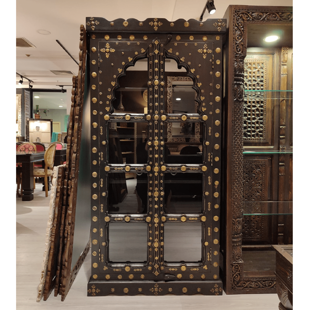 ANTİK TARZ PİRİNÇ SÜSLEMELİ VİTRİN M737